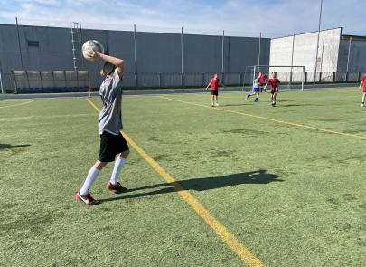 Gminne zawody szkół podstawowych w piłkę nożną chłopców i dziewcząt