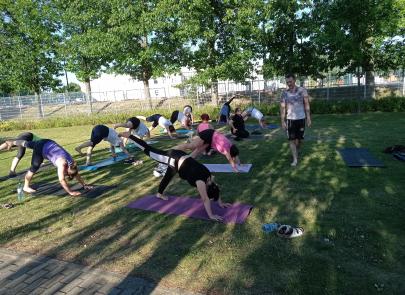 Joga w plenerze — pierwsze zajęcia już za nami