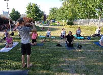 Joga w plenerze — pierwsze zajęcia już za nami