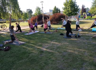 Joga w plenerze — pierwsze zajęcia już za nami