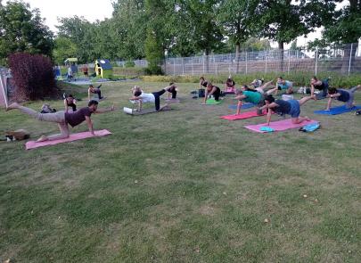 Joga w plenerze — lipiec pełen relaksu!