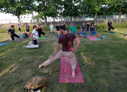 Joga w plenerze — lipiec pełen relaksu!