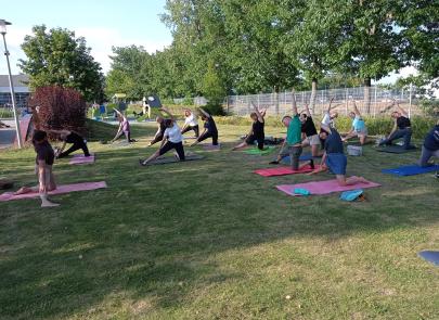 Joga w plenerze — lipiec pełen relaksu!