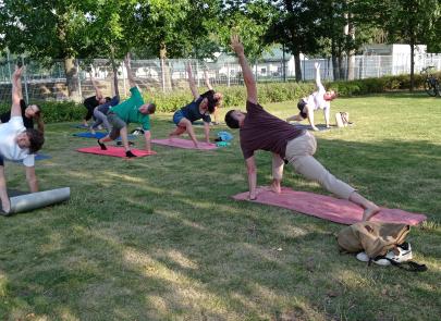 Joga w plenerze — lipiec pełen relaksu!