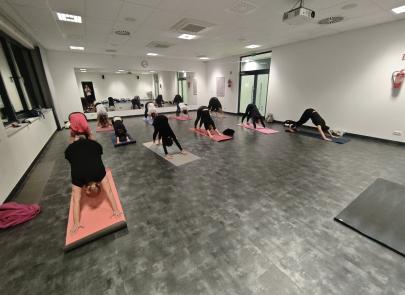 Wtorkowy relaks z jogą – chwila dla Ciebie