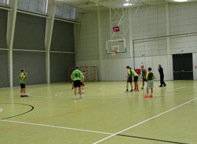 Zacięta Walka na Parkiecie – Międzyszkolny Turniej w Koszykówkę