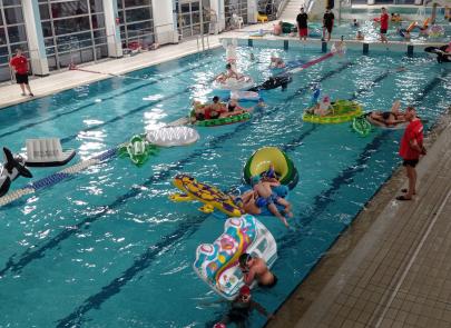 Karnawałowa magia na basenie – dziękujemy za wspólną zabawę!