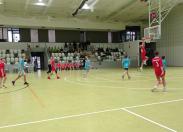 Zacięta Walka na Parkiecie – Międzyszkolny Turniej w Koszykówkę