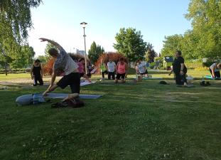 Joga w plenerze — pierwsze zajęcia już za nami
