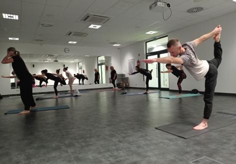 Zadbaj o siebie w rytmie jogi!